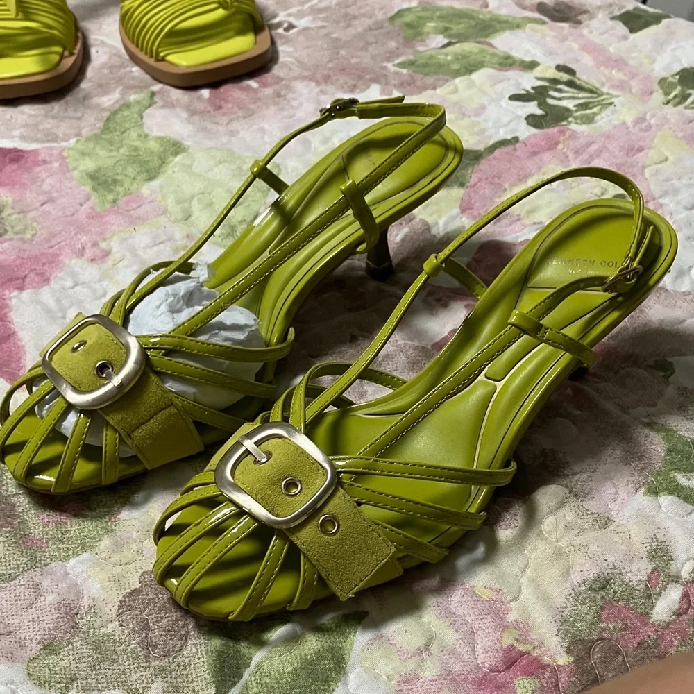 Kenneth Cole Women's Green Heeled Sandals - Picture 7 of 7